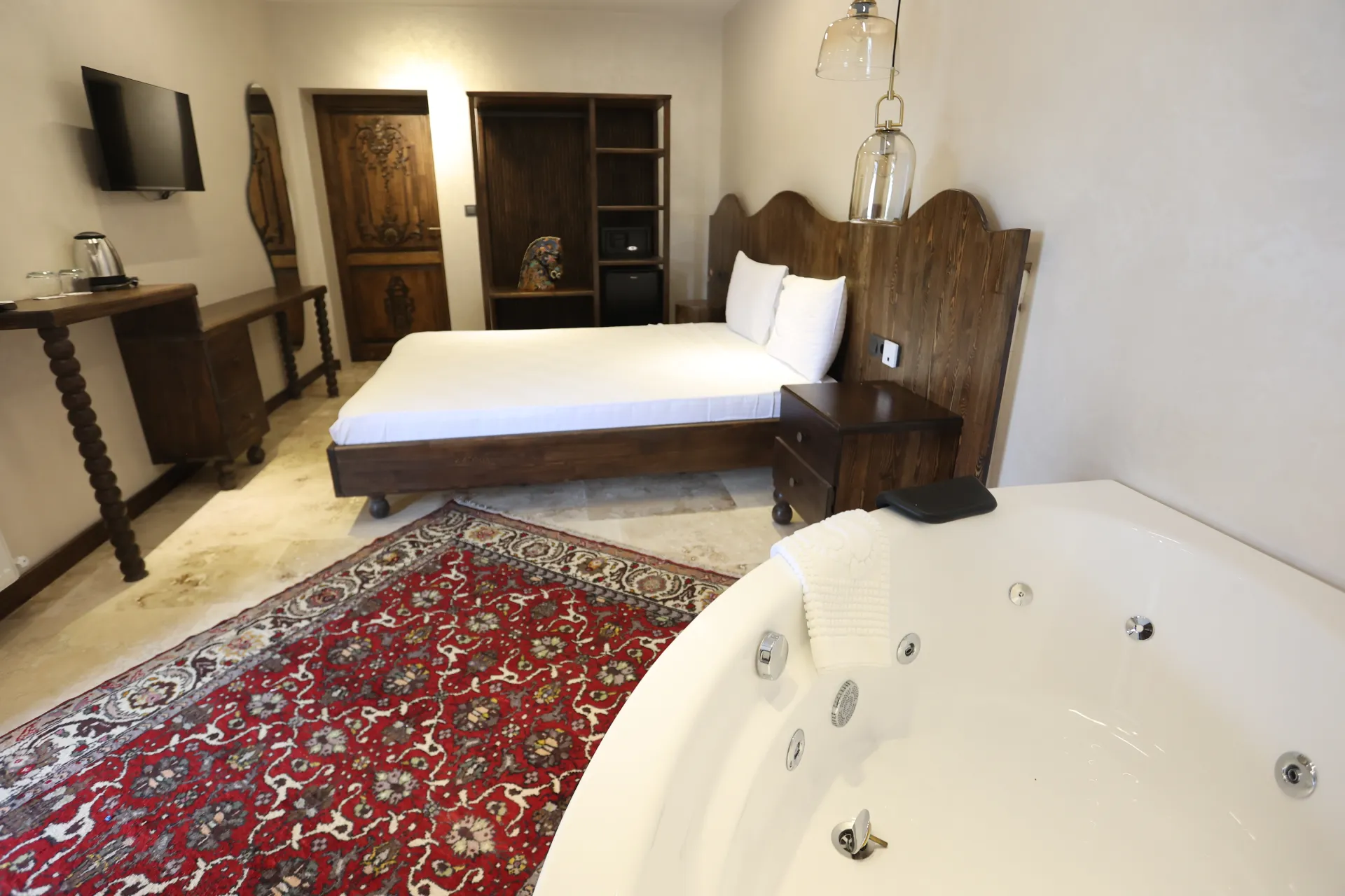 Deluxe_Room_with_Jacuzzi 207_HYR_4797