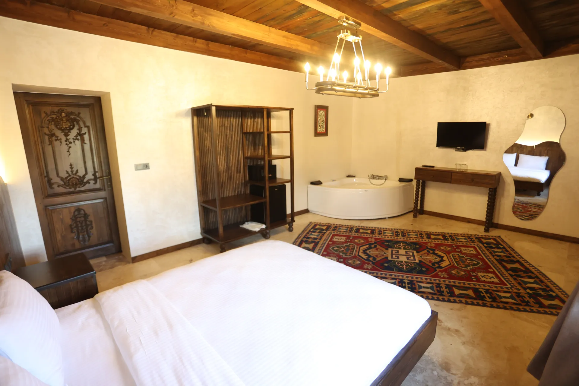 Deluxe_Room_with_Jacuzzi 208_HYR_5334