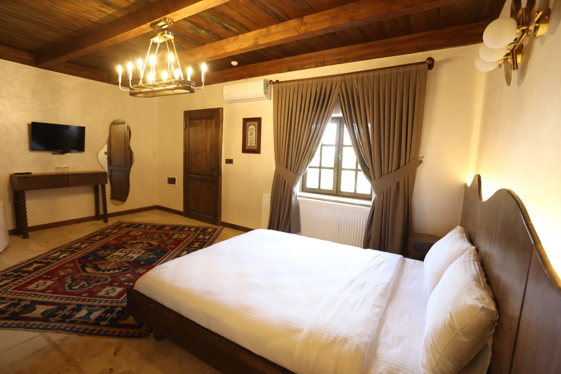 Deluxe_Room_with_Jacuzzi 208_HYR_5340
