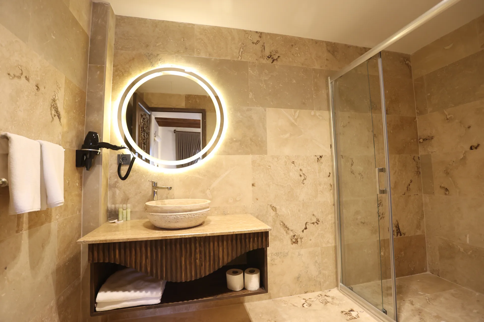 Deluxe_Room_with_Jacuzzi 208_HYR_5341