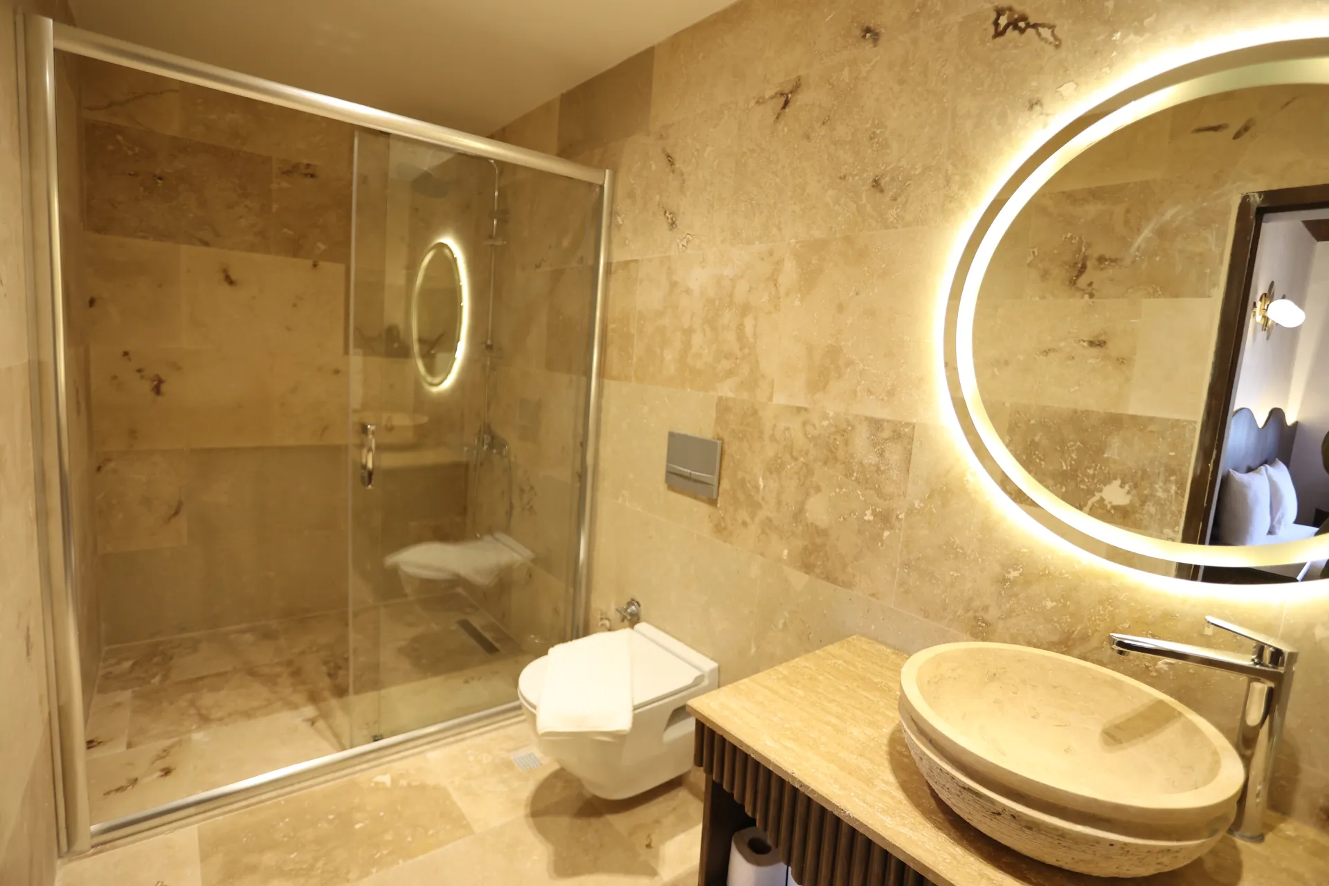 Deluxe_Room_with_Jacuzzi 209_HYR_4895