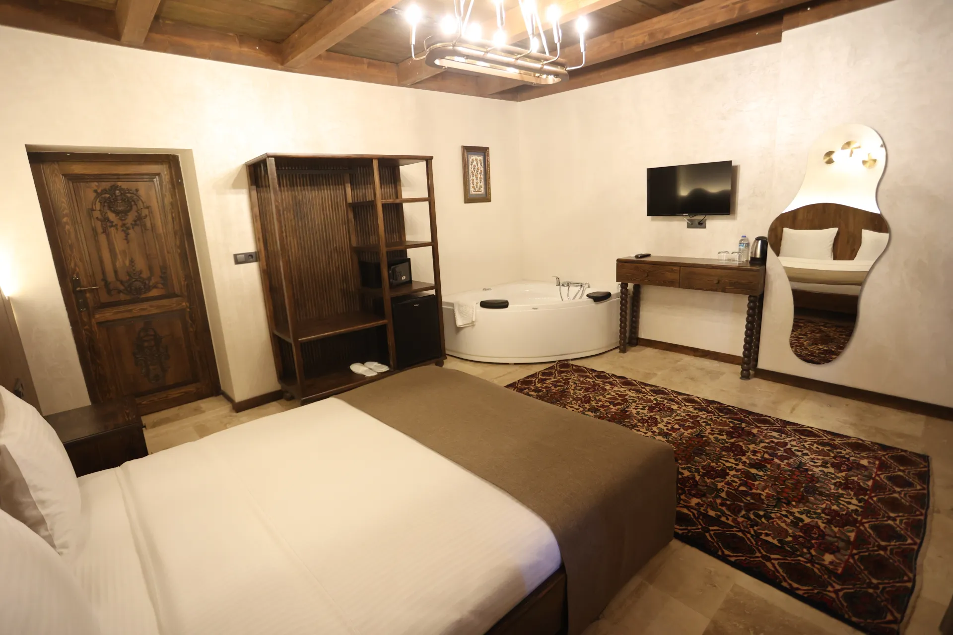 Deluxe_Room_with_Jacuzzi 209_HYR_4903