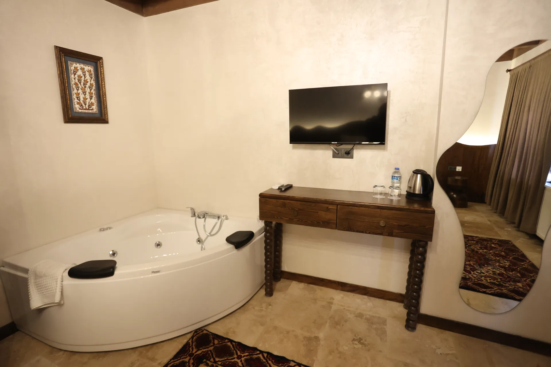 Deluxe_Room_with_Jacuzzi 209_HYR_4904