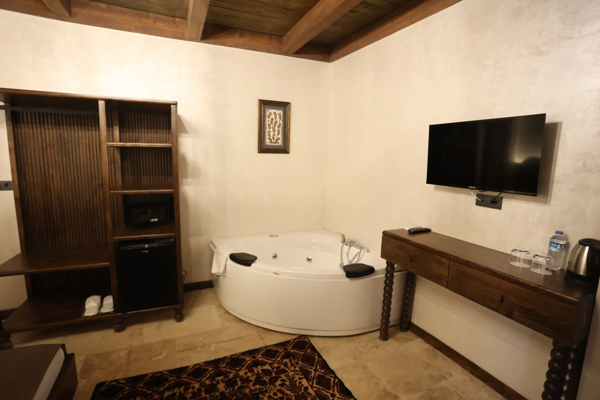 Deluxe_Room_with_Jacuzzi 209_HYR_4905