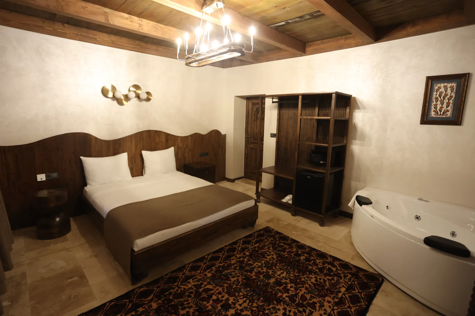 Deluxe_Room_with_Jacuzzi 209_HYR_4907